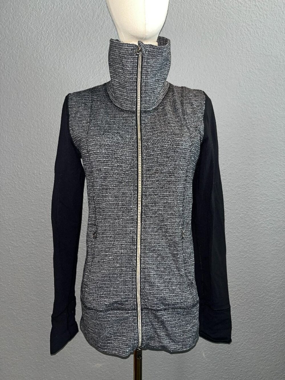 LULULEMON DAILY YOGA Jacket Coco Pique Black / Black Full Zip EUC Size 4